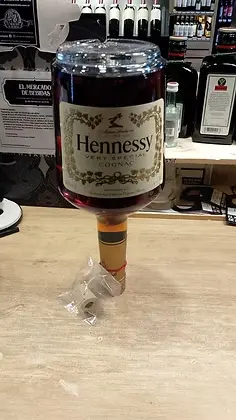 COGNAC HENNESSY VERY SPECIAL BOTELLON 1,5L DISPENSER