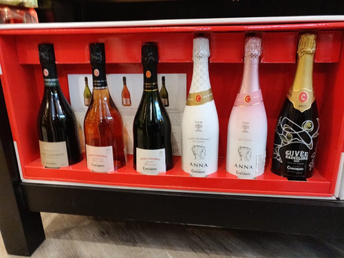 ESPUMANTES MIX CAVAS CODORNIU CATALUNIA ESPAÑA